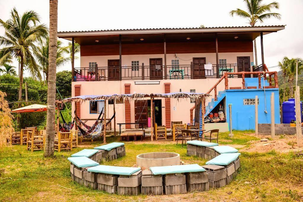 Love Station Hostel Baan Tai Exterior foto
