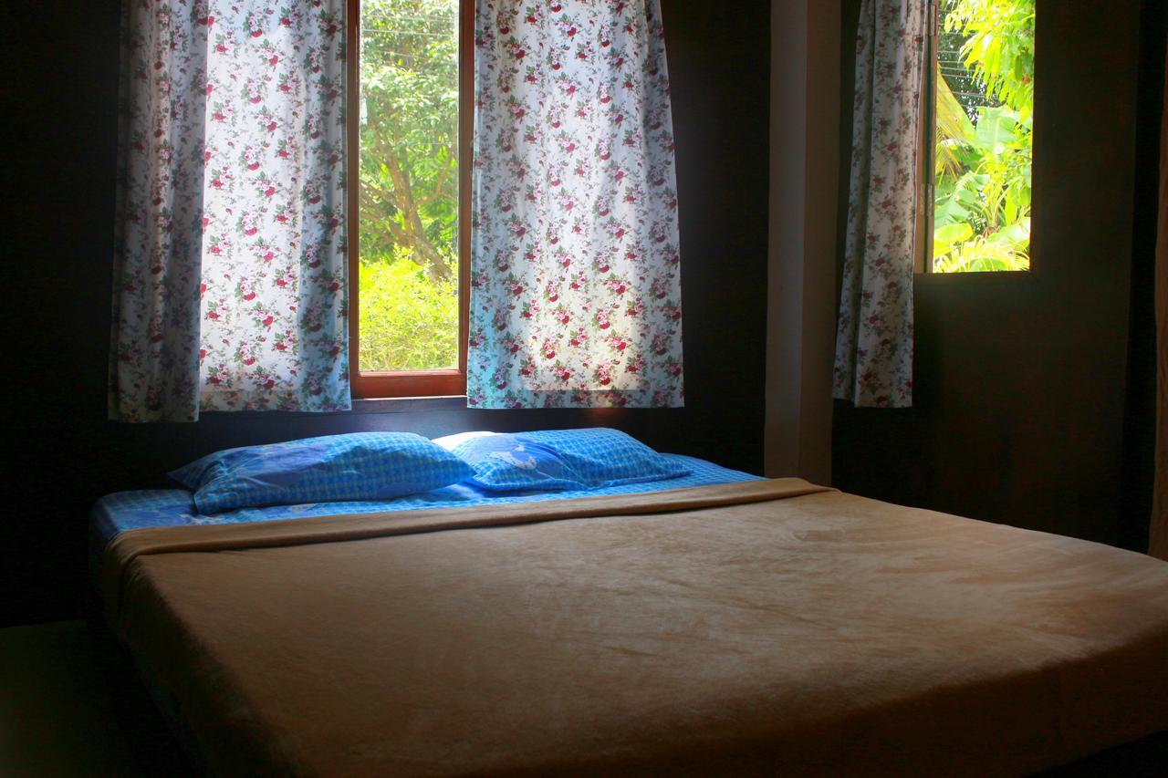 Love Station Hostel Baan Tai Exterior foto